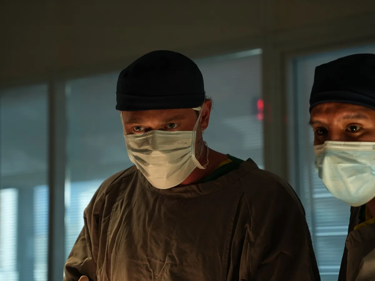 Dr. Kauê Sucena em cirurgia reparadora de mama em São Paulo