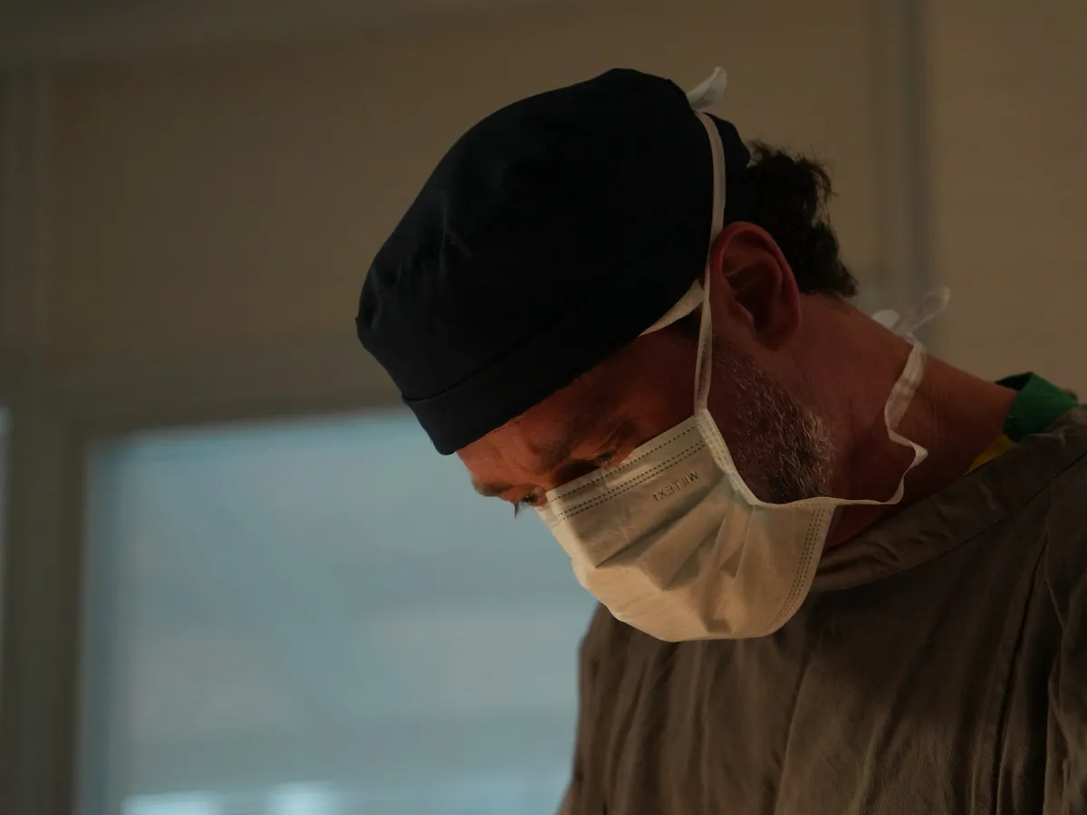 Dr. Kauê Sucena em atendimento especializado em rejuvenescimento íntimo em São Paulo